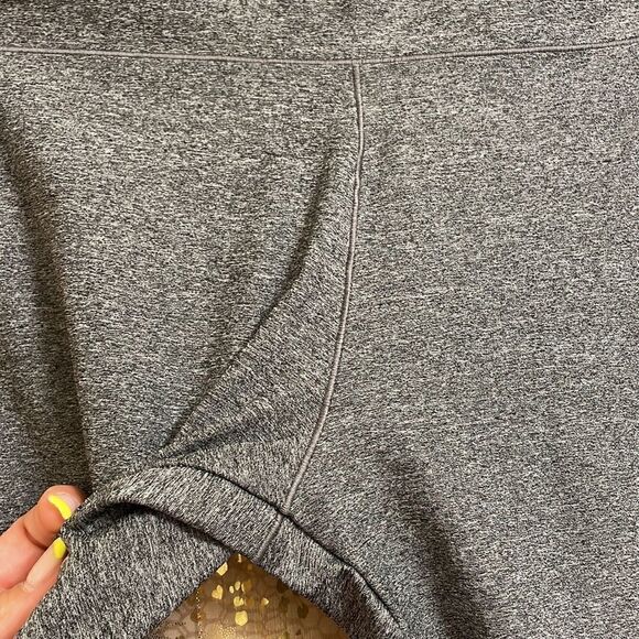 PINK Victoria’s Secret Ultimate gray/light pink/black mesh legging, size M, NWOT - Picture 5 of 7